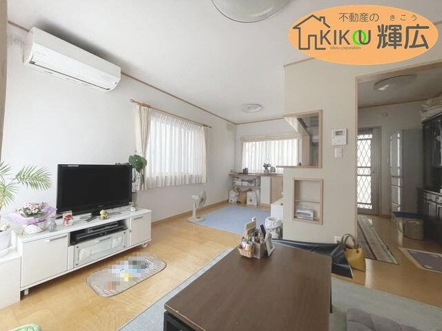 姫路市下手野4丁目　中古戸建の居間・リビング