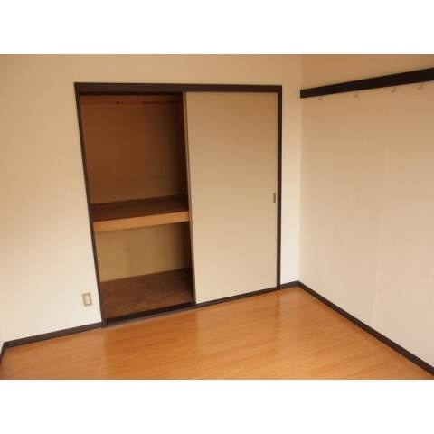 ジュネスＩＷＡＺＵⅠの収納