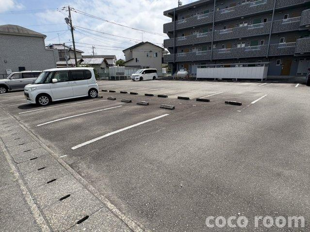 テクトピア の駐車場