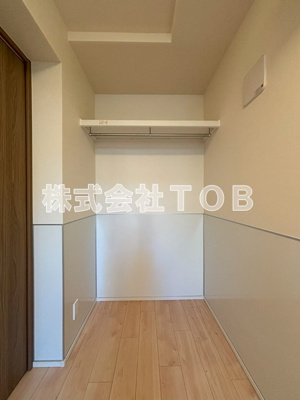  | グローリオシェルト杉並方南町 | オープンクローゼット　洋室4.1帖②別部屋参考写真