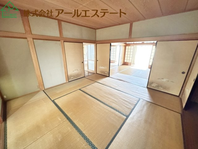 姫路市香寺町中仁野　　JR「香呂駅」徒歩10分の寝室