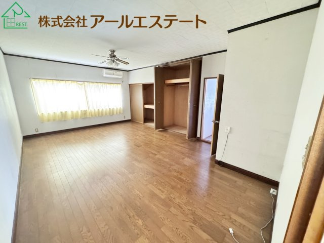 姫路市香寺町中仁野　　JR「香呂駅」徒歩10分の洋室