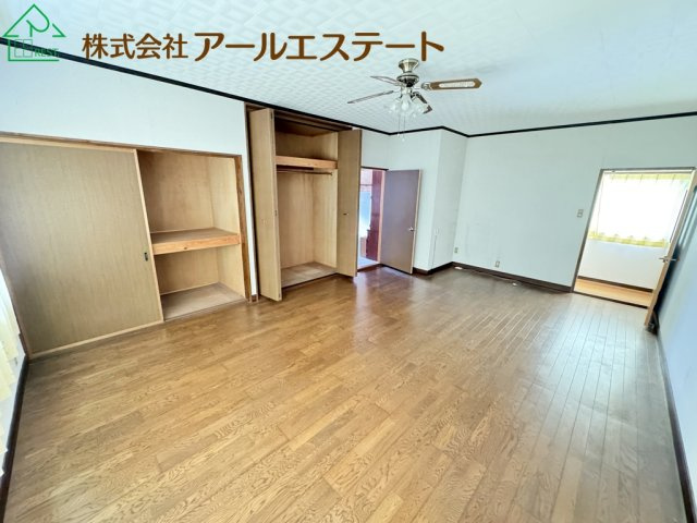 姫路市香寺町中仁野　　JR「香呂駅」徒歩10分の洋室