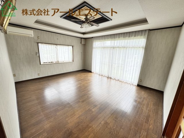 姫路市香寺町中仁野　　JR「香呂駅」徒歩10分の洋室