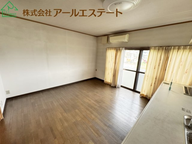 姫路市香寺町中仁野　　JR「香呂駅」徒歩10分の洋室