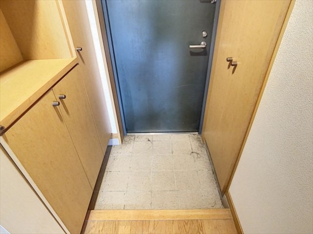 レーベン野間の玄関