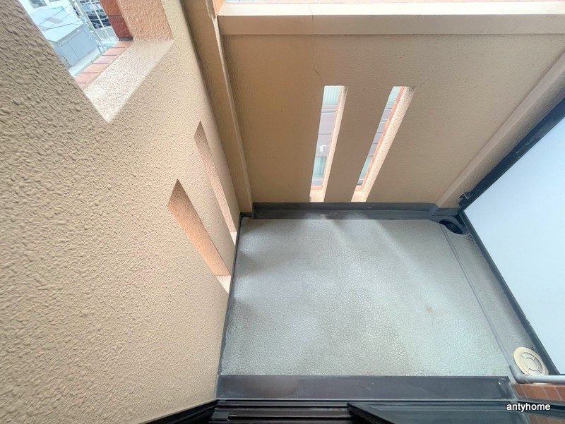 プレサンスセンターコア大阪　仲介手数料無料のバルコニー