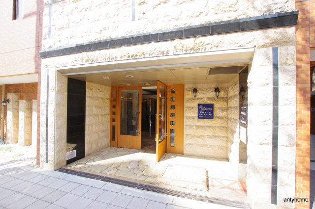 プレサンスセンターコア大阪　仲介手数料無料のエントランス