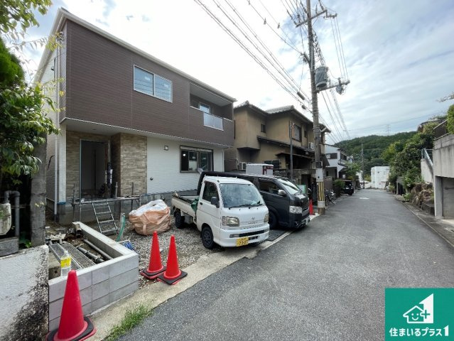 大津市茶戸町　第1期　新築一戸建ての前面道路含む現地写真|現在建築中！落ち着いた街並みで新生活を始めることが出来そう！周辺の物件も併せてご紹介させて頂きます！