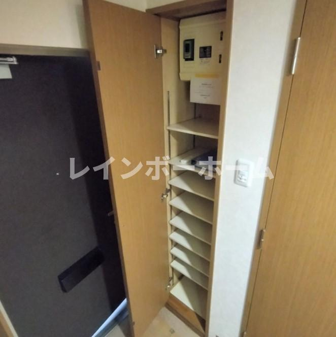 ロイヤルY宮原の玄関