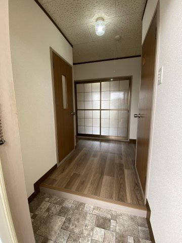 レストハウスの玄関