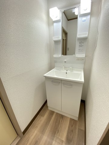 レストハウスの独立洗面台|洗髪洗面化粧台