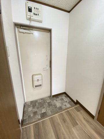 レストハウスの玄関