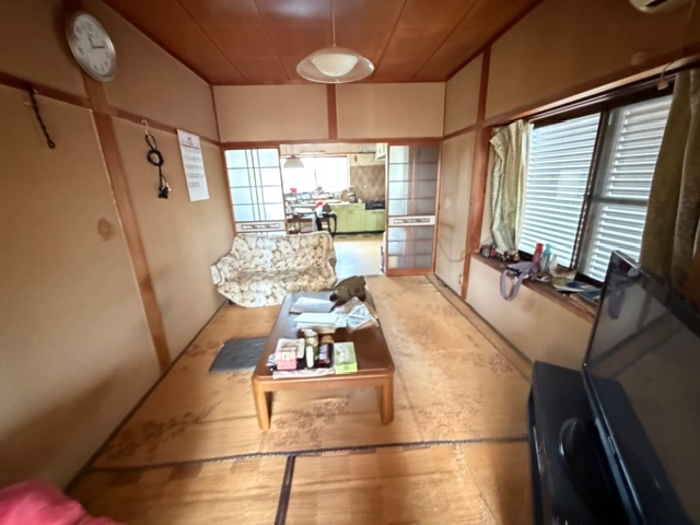 都城市金田町の中古一戸建の居間・リビング