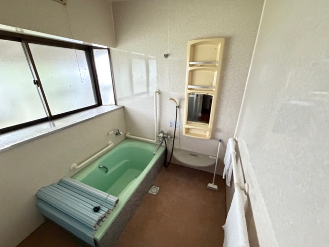 都城市金田町の中古一戸建の浴室
