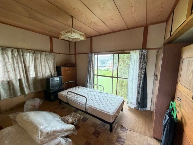 都城市金田町の中古一戸建の洋室