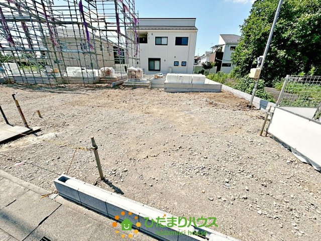 蓮田市藤ノ木第5　新築一戸建て　03　リーブルガーデンの駐車場|26/07/6　撮影
