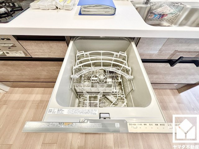 コート甲子園南1番館の設備|毎日の家事の負担を軽減でき、節水効果も期待できる食器洗乾燥機付き。