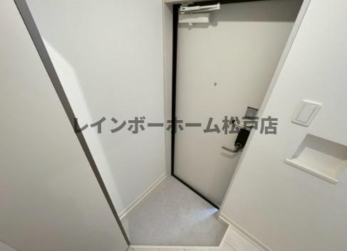 CB春日部レーベンの玄関