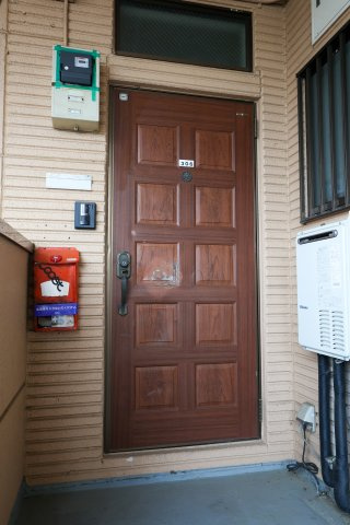 リエス小山間々田の玄関