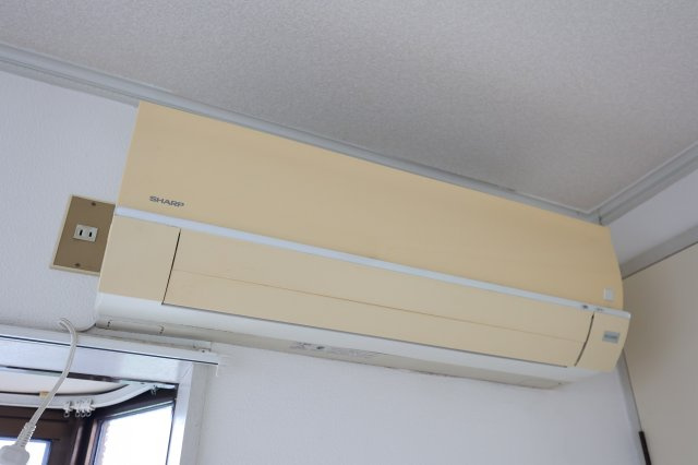 リエス小山間々田の設備|洋室エアコン