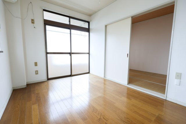 リエス小山間々田の居間・リビング