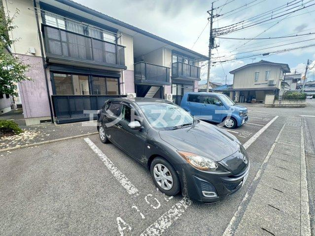 エトワール　Ａの駐車場|高崎、前橋のお部屋探しはエンドスケープまで！お客様の理想お聞かせ下さい♪