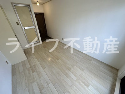 サンフォレスト布施の洋室