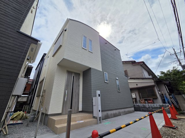 川崎市多摩区布田の一戸建ての外観