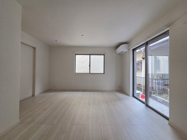 川崎市多摩区布田の一戸建ての居間・リビング