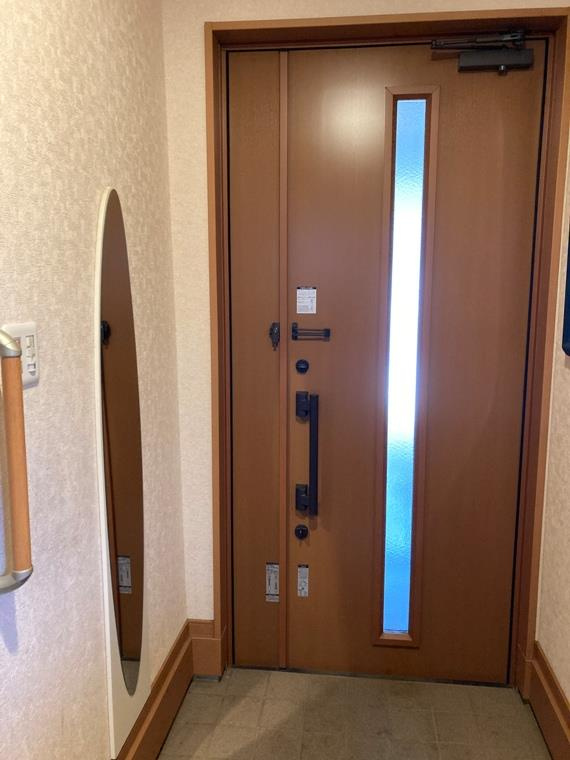 宮久保戸建の玄関