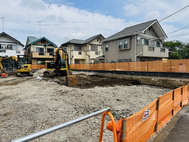 八王子市　椚田町　新築一戸建て　５期の駐車場|～並列2台駐車可能カースペース～