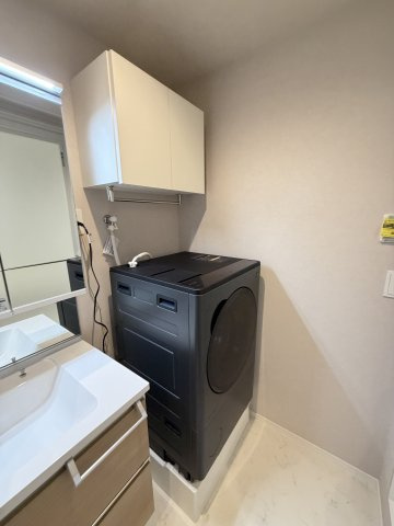 Ｍａｉｓｏｎ　Ｓａｒｋｌａｎｄ　メゾンサークランドの洗面所|★ドラム式洗濯機★家具家電付きの物件です★