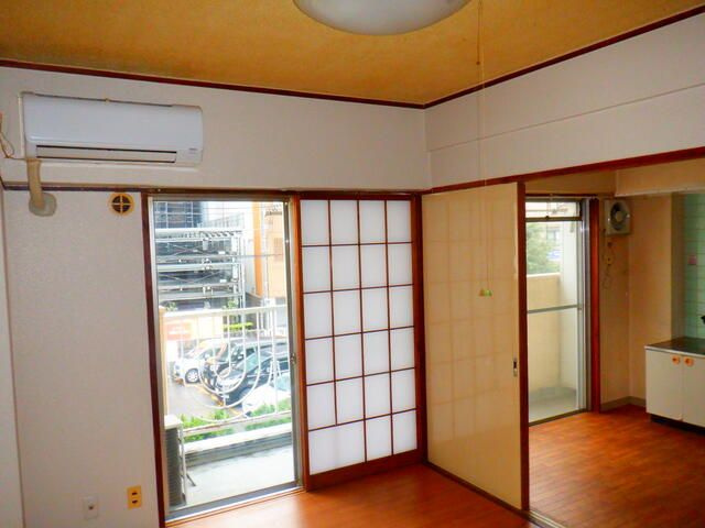 光ハイツの寝室