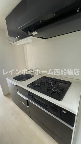 市川市富浜３丁目のアパートのキッチン