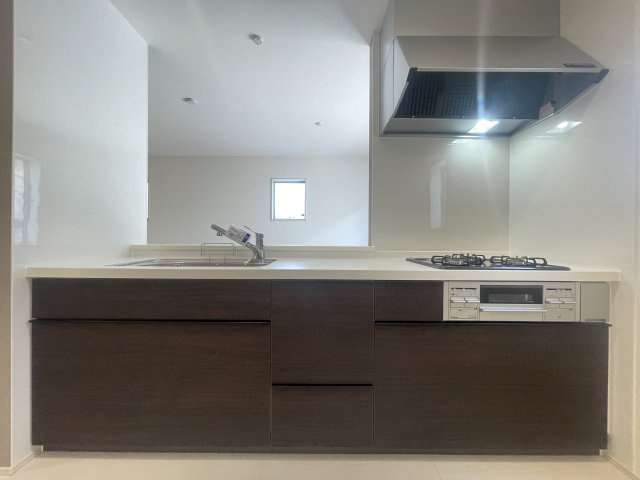 宜野湾市嘉数（全2棟）ラスト2号棟のキッチン|2号棟　使いやすいシステムキッチン♪