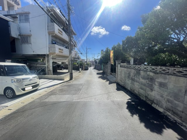 宜野湾市嘉数（全2棟）ラスト2号棟の前面道路含む現地写真|※北側公道5.25m♪