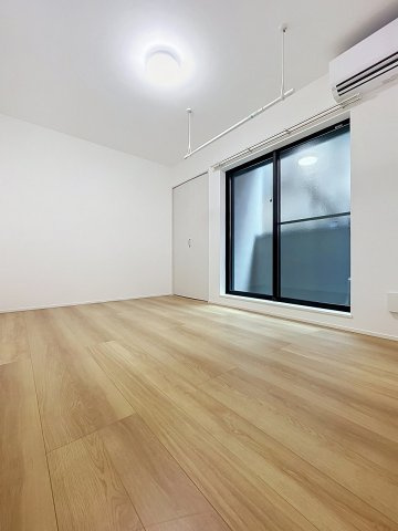 【居間・リビング】 | プラフィド | ★開放感のあるバルコニー付きのお部屋です！★