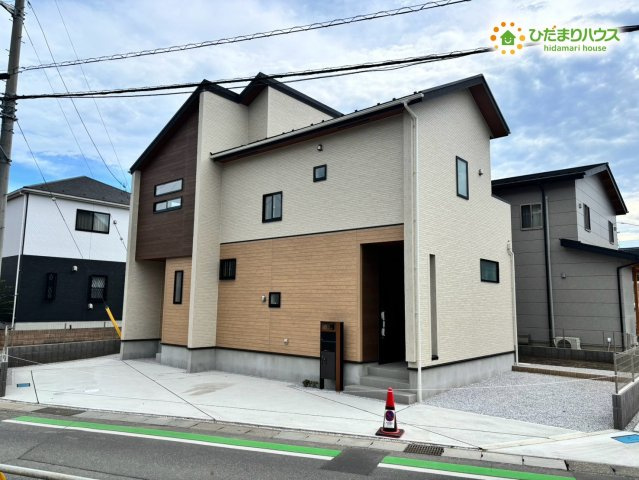 本庄市中央２丁目　新築一戸建て　ブルーミングガーデン　01