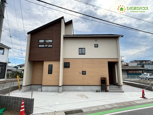 本庄市中央２丁目　新築一戸建て　ブルーミングガーデン　01の外観