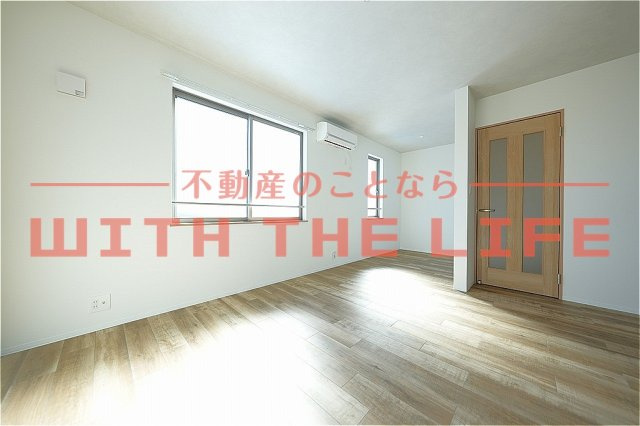 K-ideal TOSUⅡ A棟（ケィデアルトスⅡ）【キャンペーン対象物件】の居間・リビング|おしゃれな居間です
