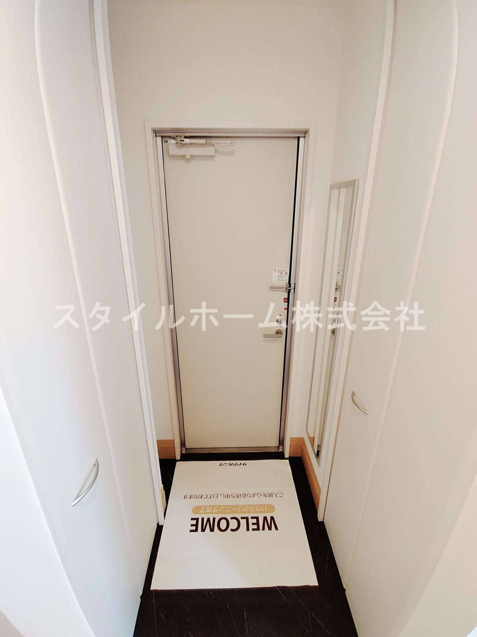 オリーブガーデンの玄関|別部屋写真です。