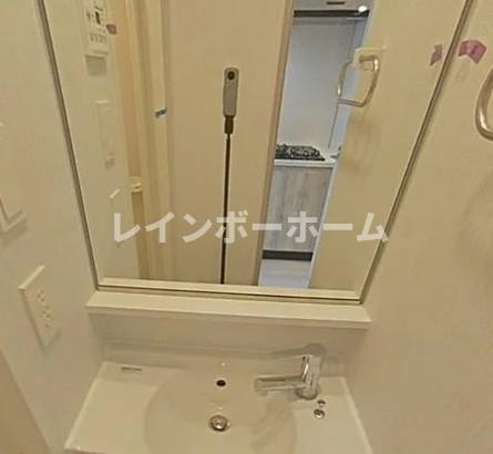 松戸市上本郷の賃貸マンションの洗面所|ゆったりとスペースのある洗面所