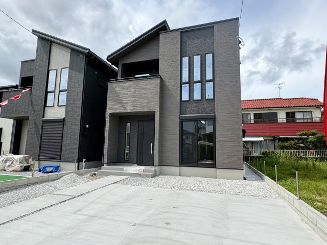 「駐車スペース3台」高知市瀬戸東町3丁目2号地　新築一戸建て