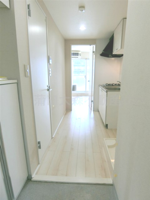 b'CASA Kamata(ビーカーサカマタの玄関