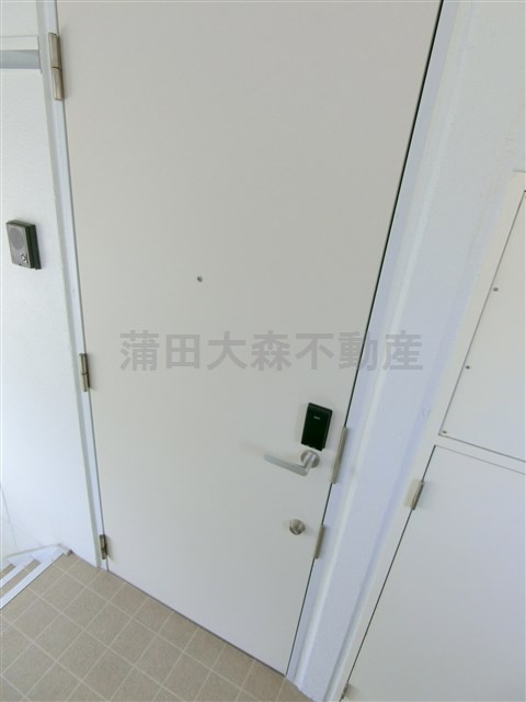 b'CASA Kamata(ビーカーサカマタの玄関