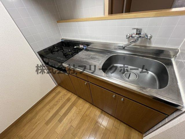 武蔵野市中町３丁目のアパートのキッチン