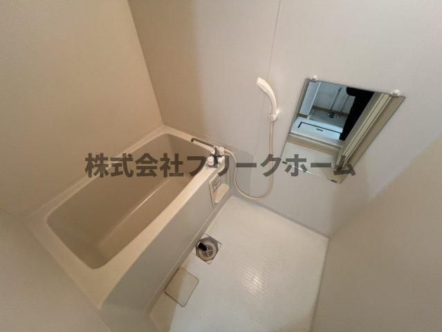 武蔵野市中町３丁目のアパートの浴室