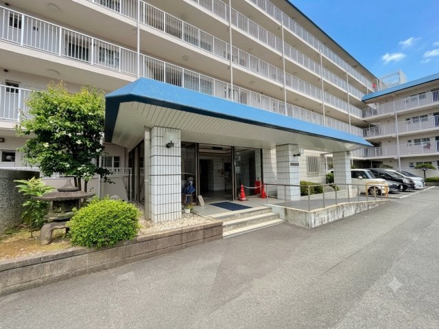 ローレルハイツ大橋のエントランス