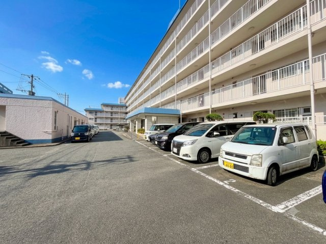ローレルハイツ大橋の駐車場